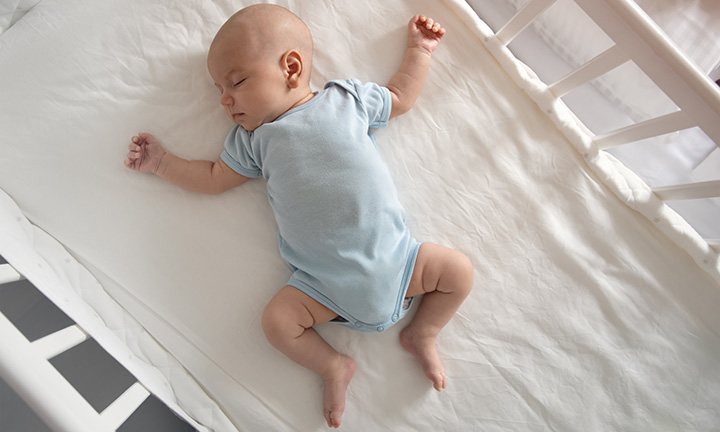 How to Help Your Newborn Sleeping in Crib Right Away?