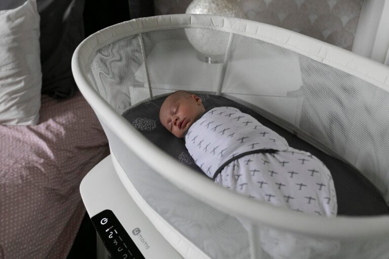 How to Get Newborn to Sleep in Bassinet?